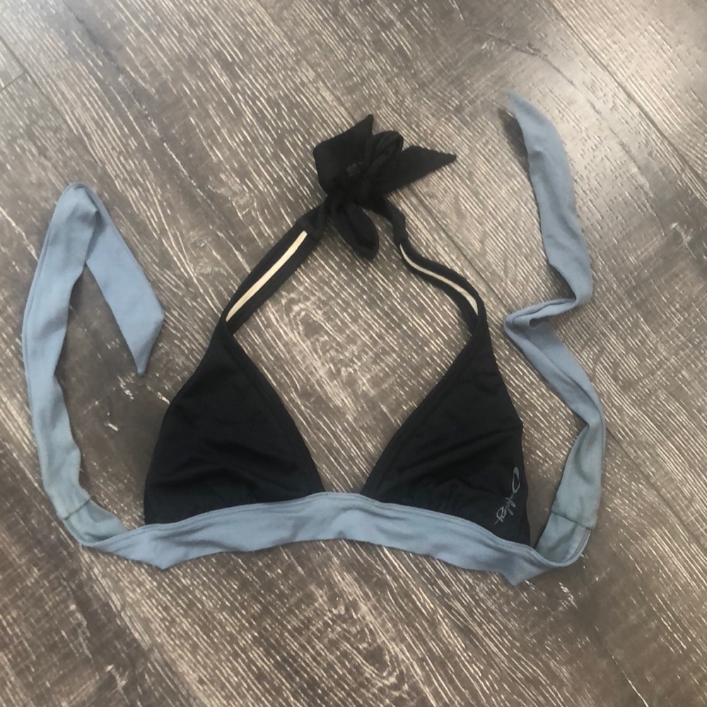 Sporty bikini top